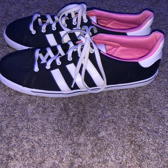 Shoes - Picture 2 of 4